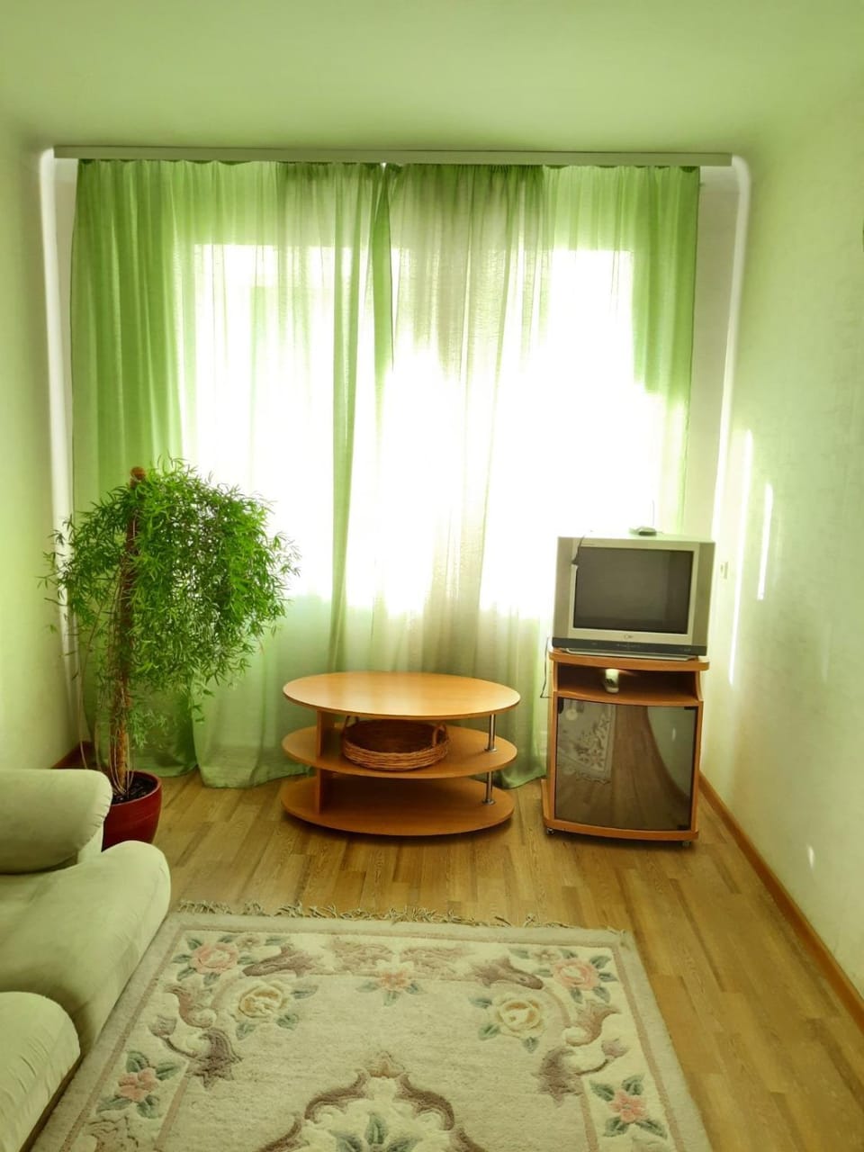 Квартира возле парка Б. Хмельницкого (центр) из первых рук Apartment in Ukraine