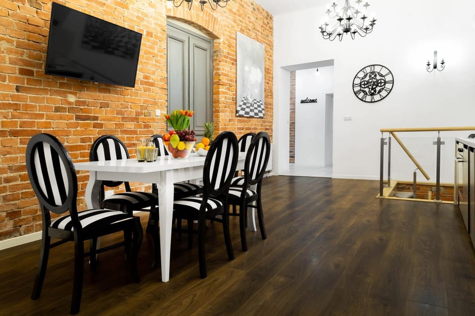 TV and multimedia, Living room, Dining area