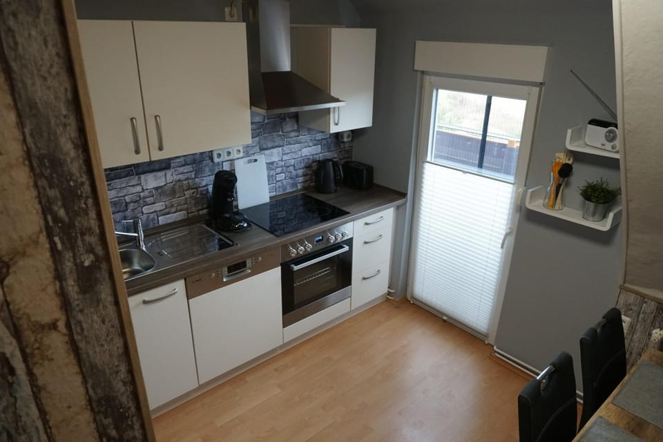 Kitchen or kitchenette, Photo of the whole room, Decorative detail
