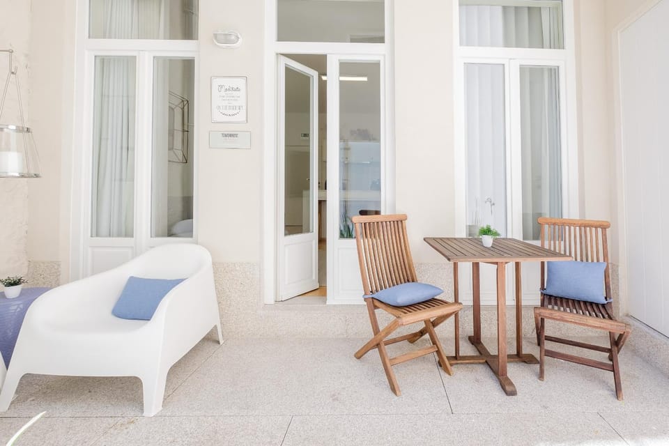 BOUTIQUE Rentals-Flores Terrace historical centre Apartment in Porto