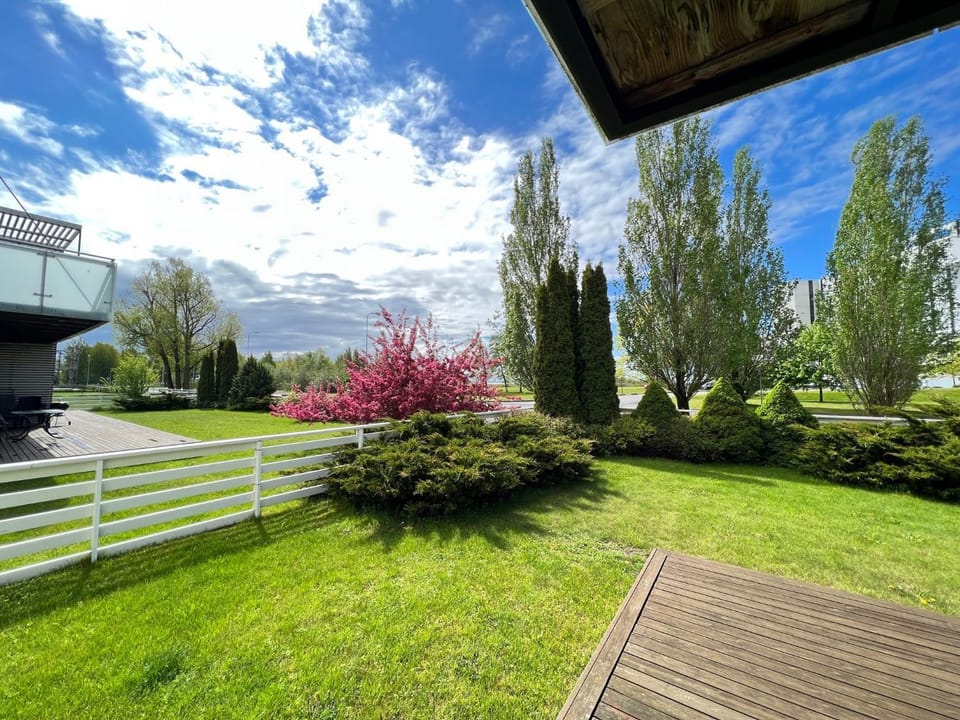Garden view, Sea view