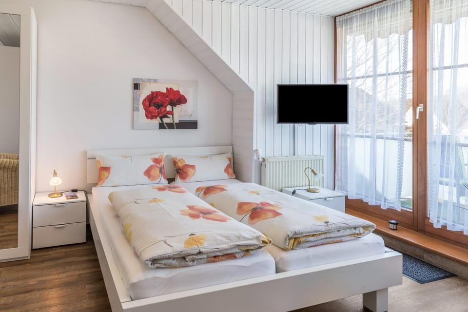 Property building, Living room, Bedroom