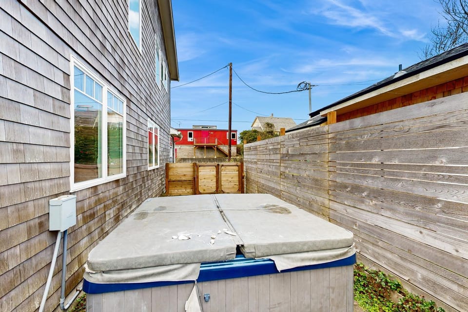 Clamalope House in Rockaway Beach