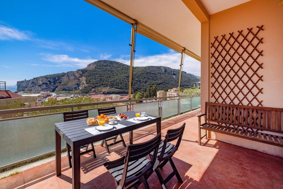 CASA MATILDE - Appartamento Vista Mare - con posto auto Apartment in Finale Ligure