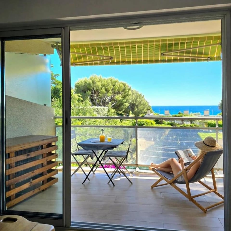 Day, Natural landscape, View (from property/room), Balcony/Terrace, Sea view, sunbed