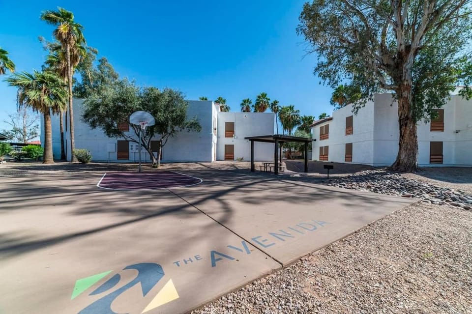32- Modern Casa Grande Paradise heated pool condo House in Casa Grande