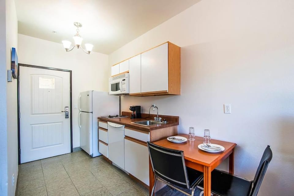 Vistas 115 - Modern Luxury amenities sleeps 4 House in Sierra Vista