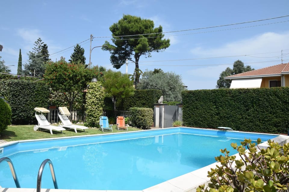 Garden, Swimming pool, Swimming pool