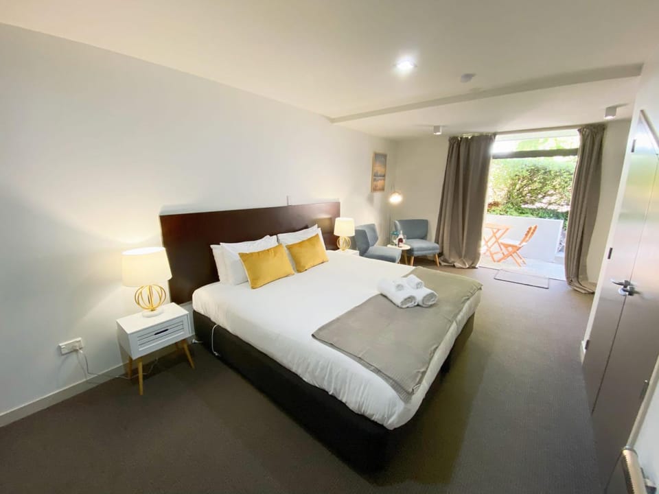 Tekau A charming, quiet and spacious studio Apartment in Queenstown