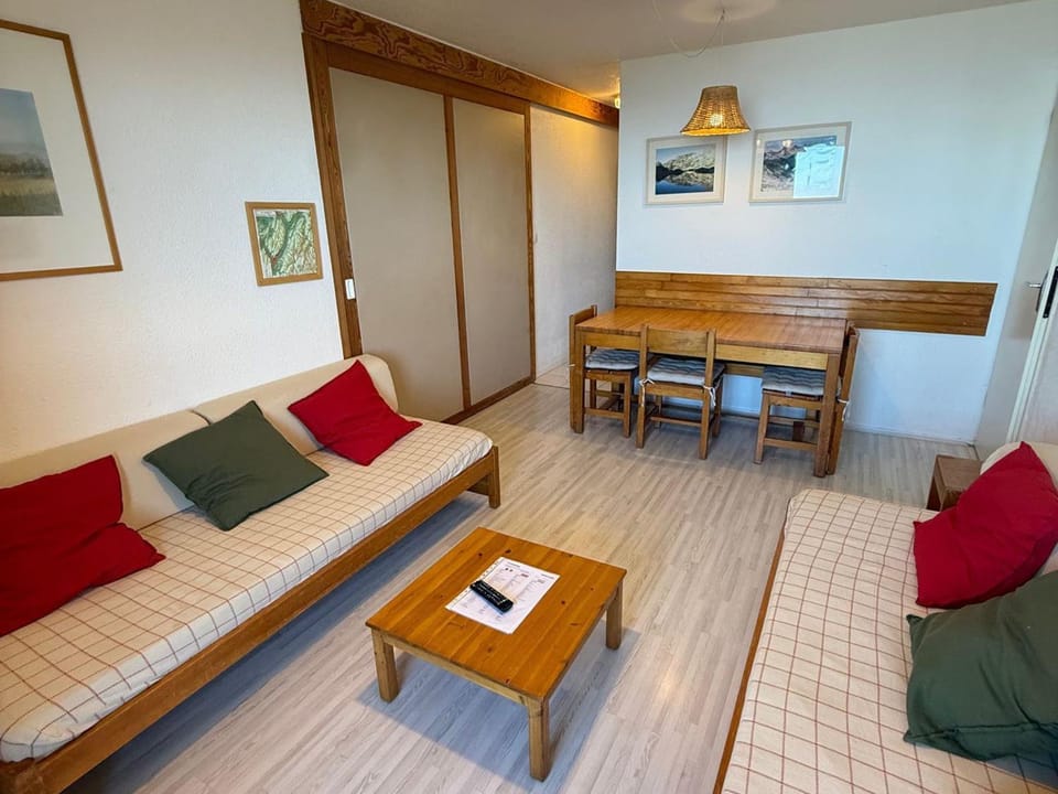 Appartement 3 pièces au pied des pistes avec balcon vue vallée Apartment in Auvergne-Rhône-Alpes