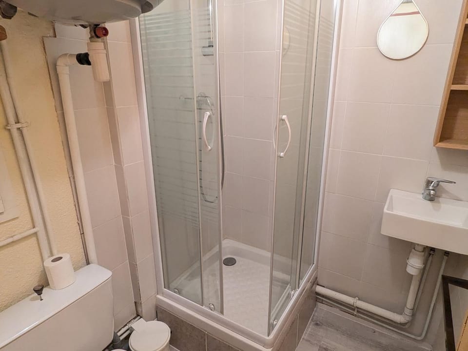 Studio au pied des pistes, animaux admis - FR-1-557-98 Apartment in Auvergne-Rhône-Alpes