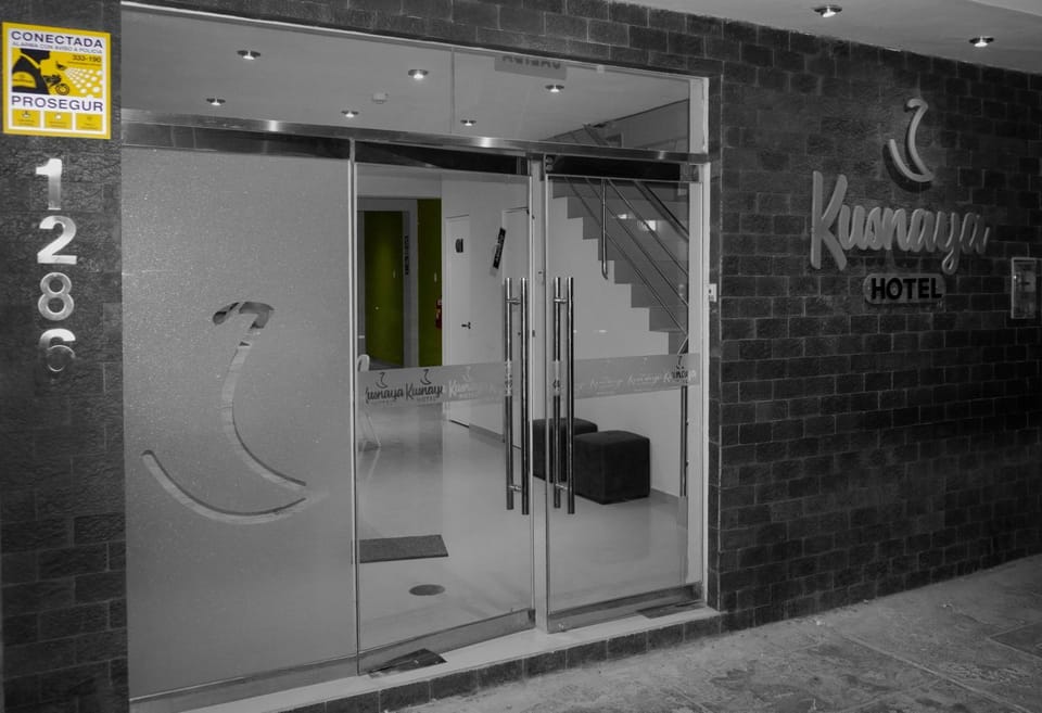 Facade/entrance, Property logo or sign, Lobby or reception, Breakfast, fireplace