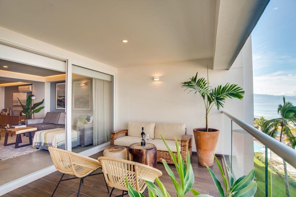 Balcony/Terrace, Seating area, Drinks, Alcoholic drinks