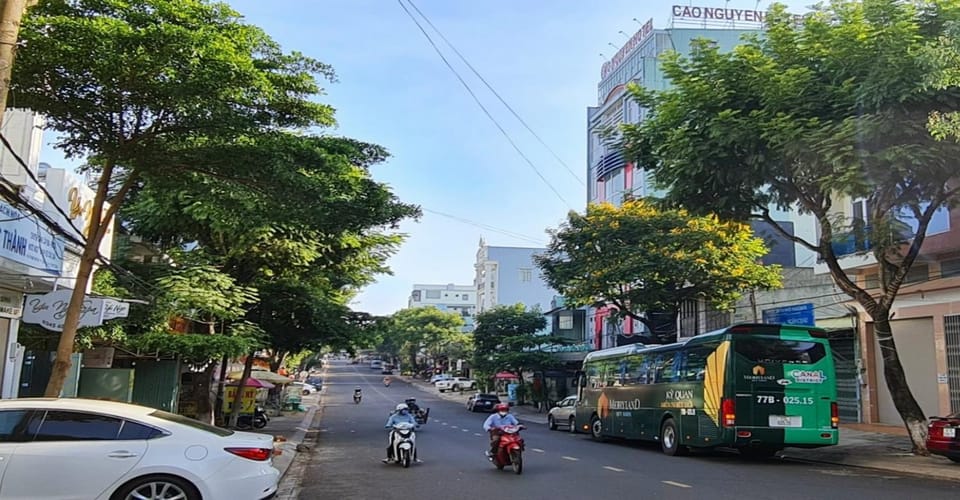 Property building, Neighbourhood, City view, Street view