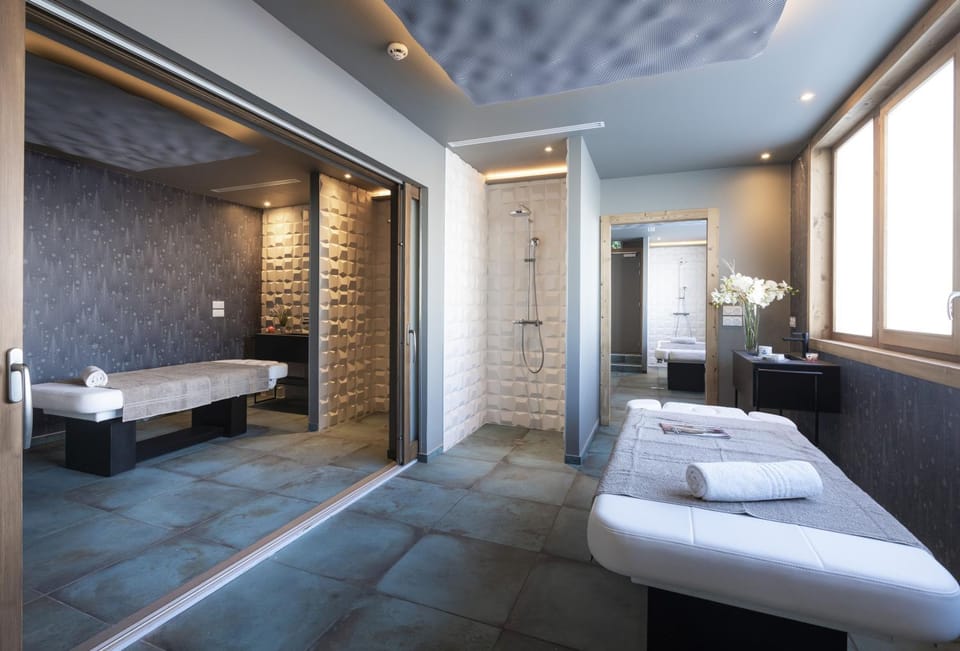Massage, Spa and wellness centre/facilities
