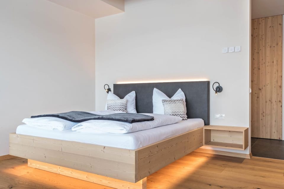 Living room, Bedroom