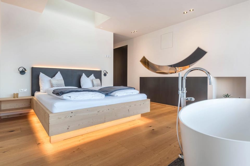 Bathroom, Living room