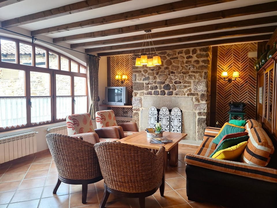 Communal lounge/ TV room
