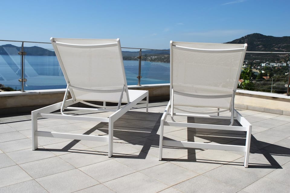 Balcony/Terrace, Landmark view, Mountain view, Sea view