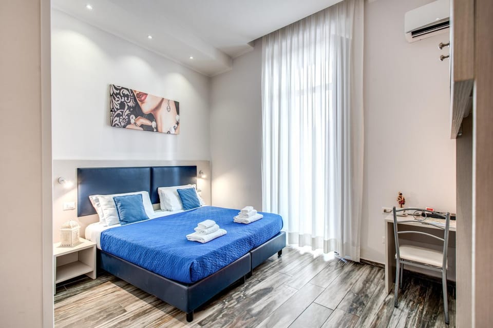 Photo of the whole room, Bedroom