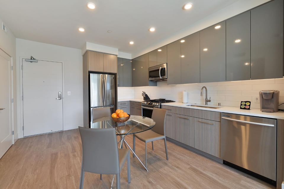 Coffee/tea facilities, Kitchen or kitchenette, Dining area