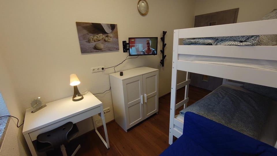 TV and multimedia, Bedroom, bunk bed