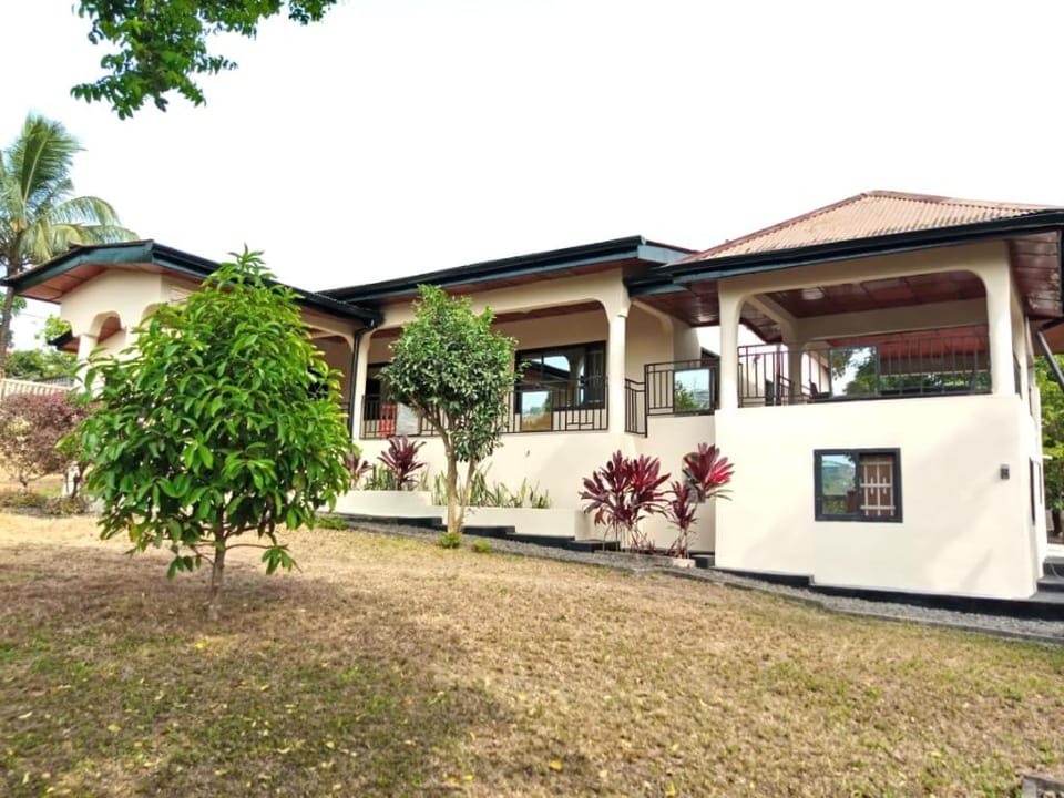 Portersville Private Lodge House in Freetown