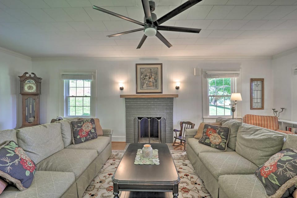 Abingdon Family Getaway w/ Porch & Views! House in Tennessee