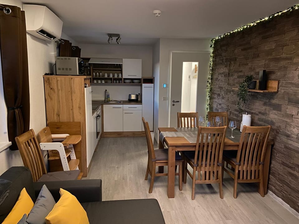 Kitchen or kitchenette, Living room, Dining area, Mountain view