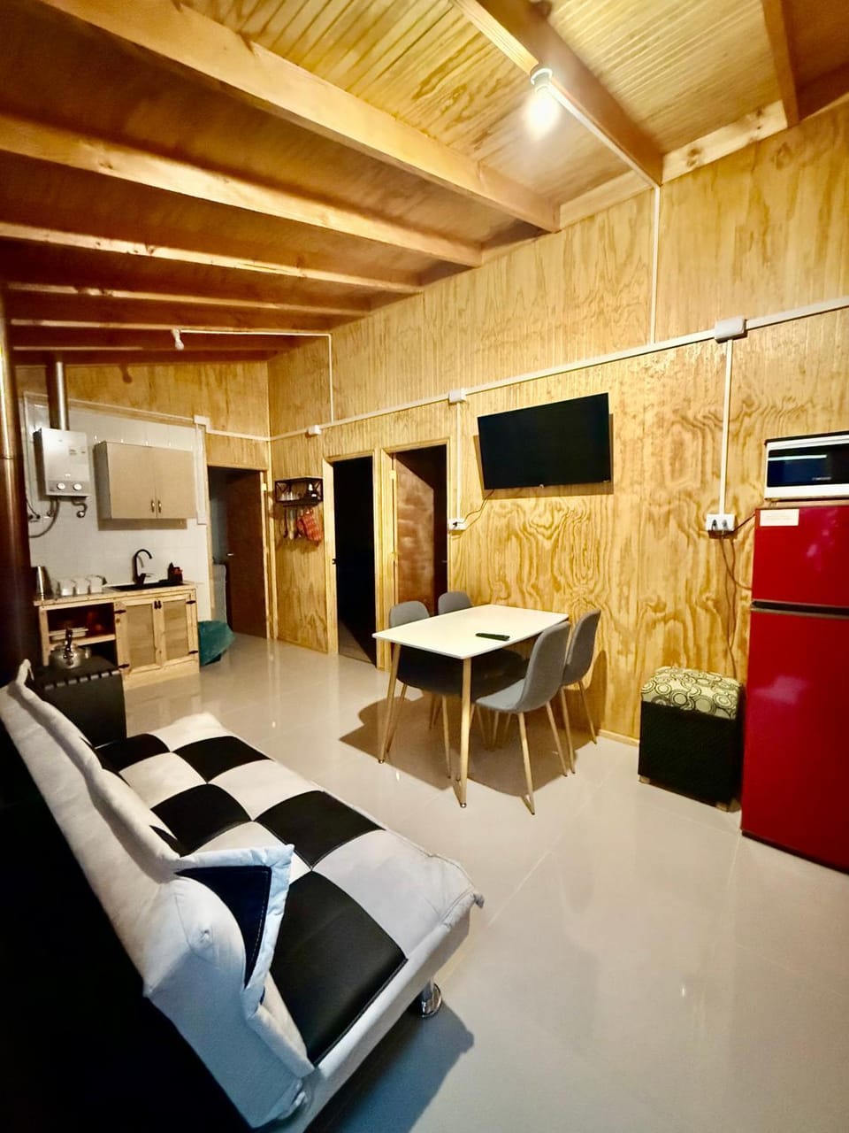 TV and multimedia, Kitchen or kitchenette