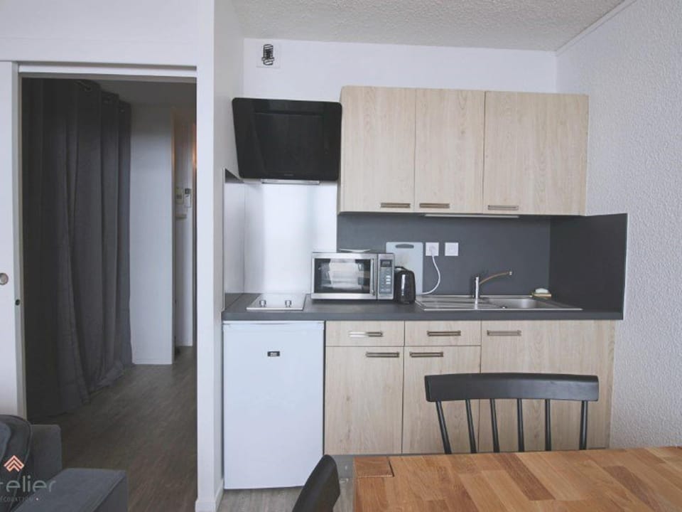 Studio cabine 4/5 pers, balcon expo sud, TV, cuisine équipée, casier à ski - FR-1-457-175 Cabin in Saint-Lary-Soulan