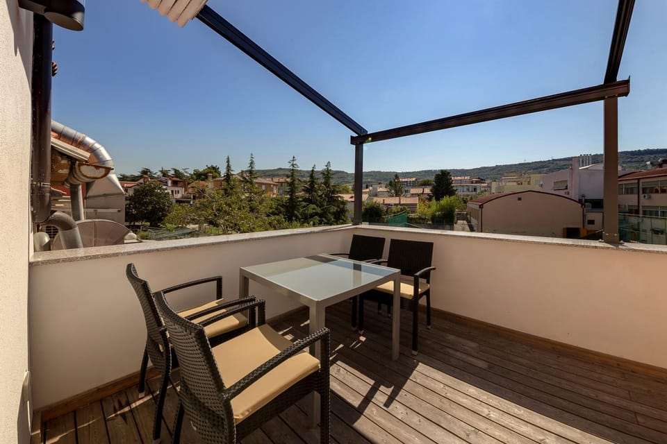 Natural landscape, View (from property/room), Balcony/Terrace