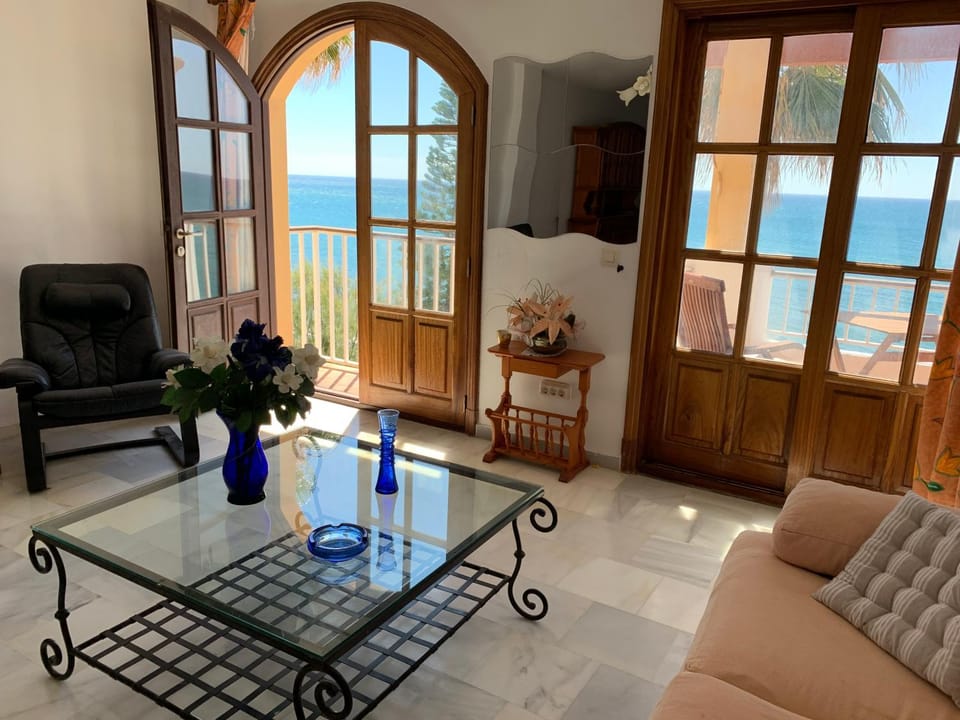 Living room, Sea view