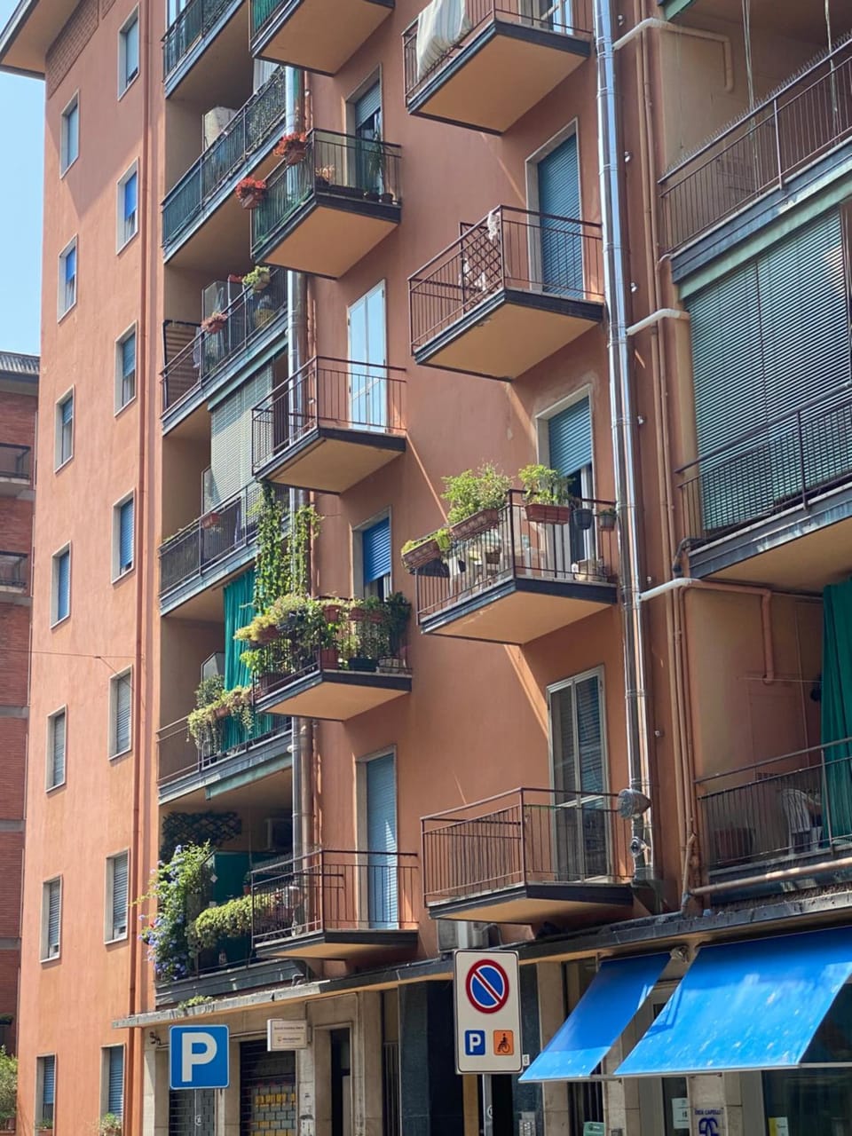 Property building, Facade/entrance