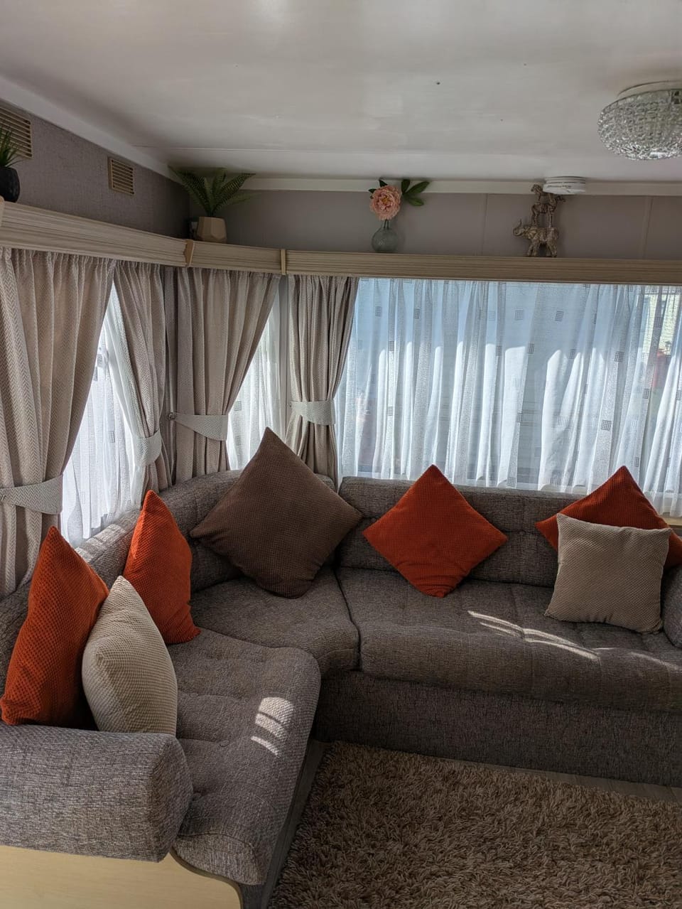 L&g caravan hire 4 BERTH CORAL BEACH GEN FAMILYS ONLY AND LEAD PERSON MUST BE OVER 30 House in Ingoldmells