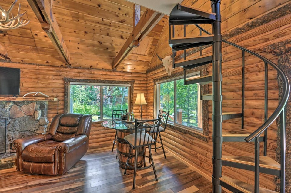 Alpine Adventures: Cozy Log Cabin w/ Deck & Views! Cabin in Wyoming