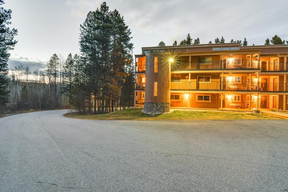 Condo w/ Pool Access: 2 Mi to Winter Park Resort! House in Fraser