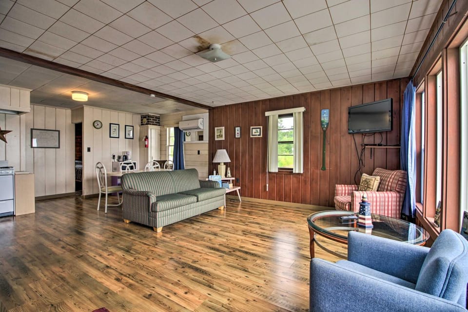Lake Retreat: Fire Pit, Boat Rentals, BBQ! House in Minnesota