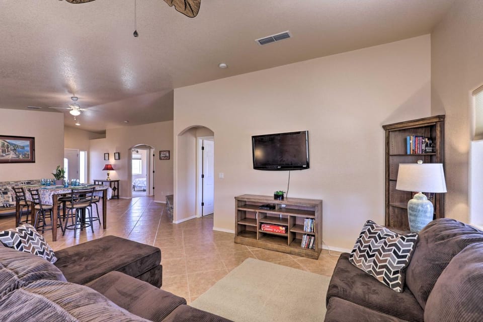 Inviting Retreat w/ Patio < 1 Mi to Colorado River House in Bullhead City