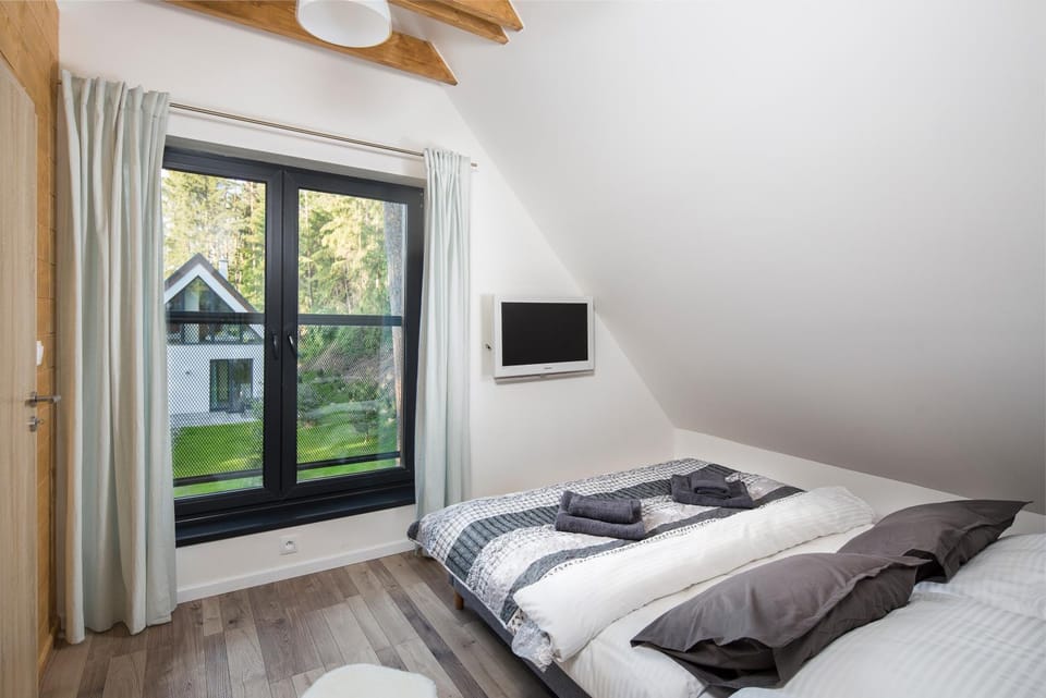 TV and multimedia, Photo of the whole room, Bedroom