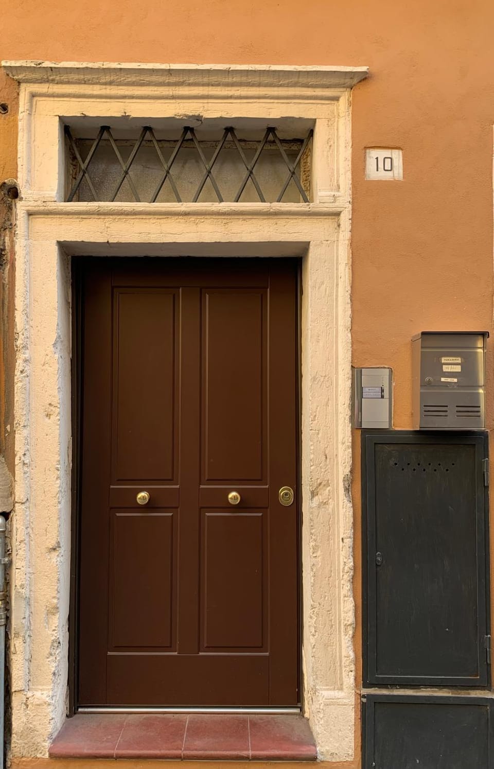 Facade/entrance