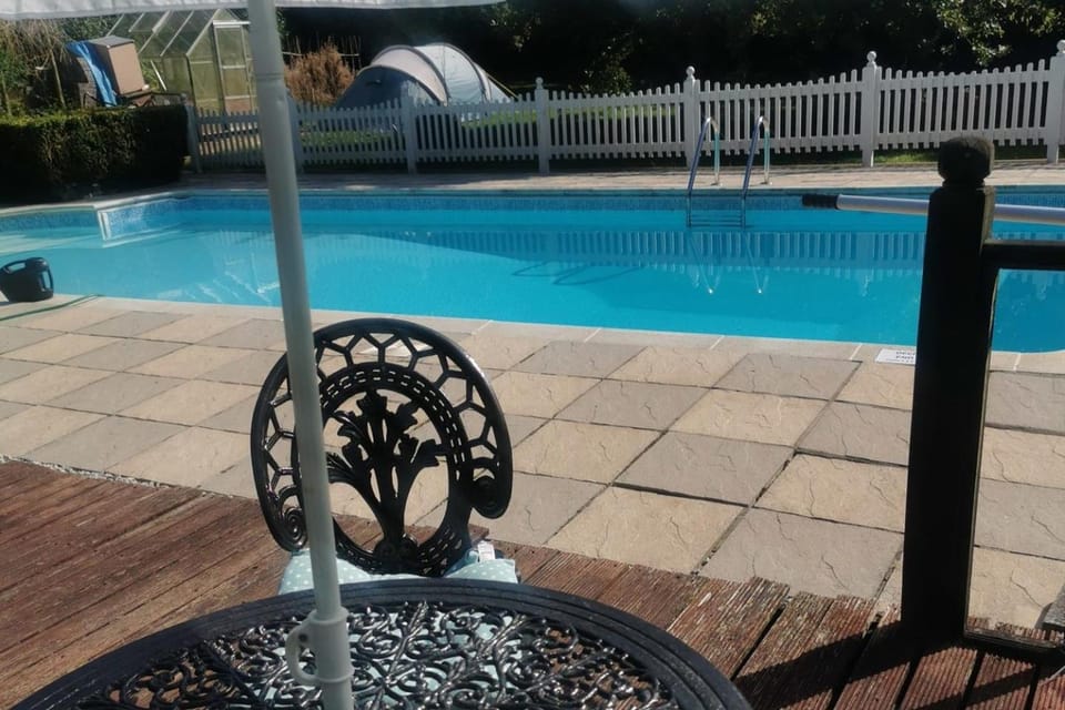 1 Bed Cottage-Sleeps 3-Pool-Pets-near St Ives House in England