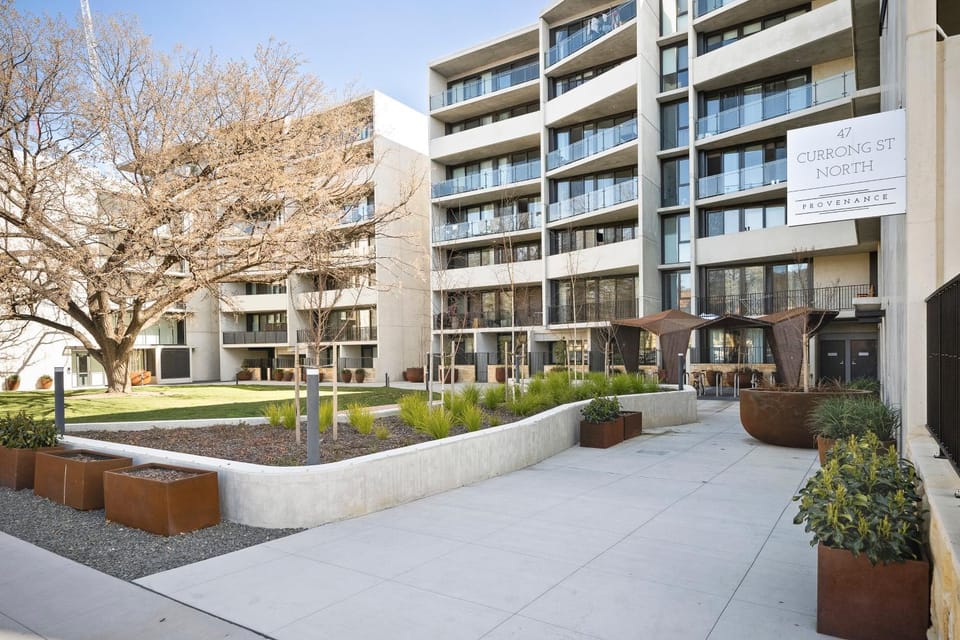 Property building, Facade/entrance