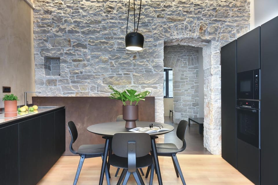 Kitchen or kitchenette, Living room