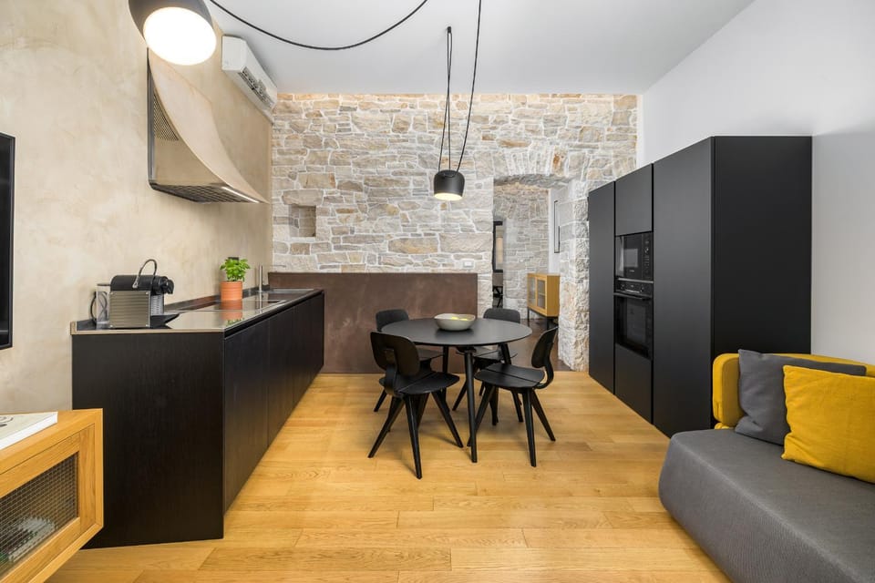 Kitchen or kitchenette, Living room, Dining area