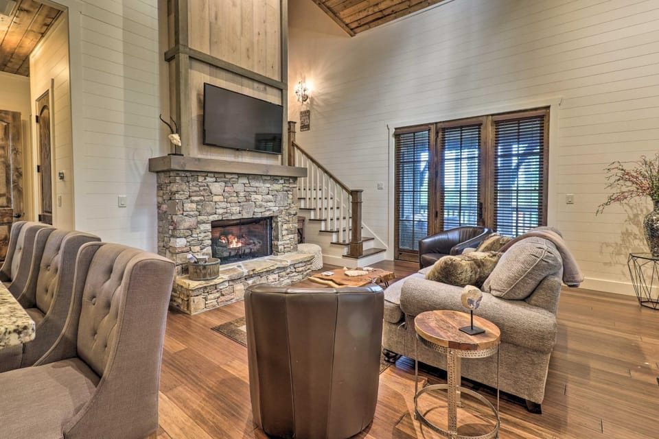 Hike, Fish & Golf! Serene Mtn Retreat in Glenville House in Tennessee