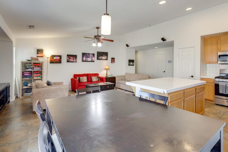 Outdoor Oasis: Coachella Valley Group Getaway! House in Indio