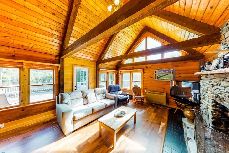 Lake Eden Escape House in Orleans