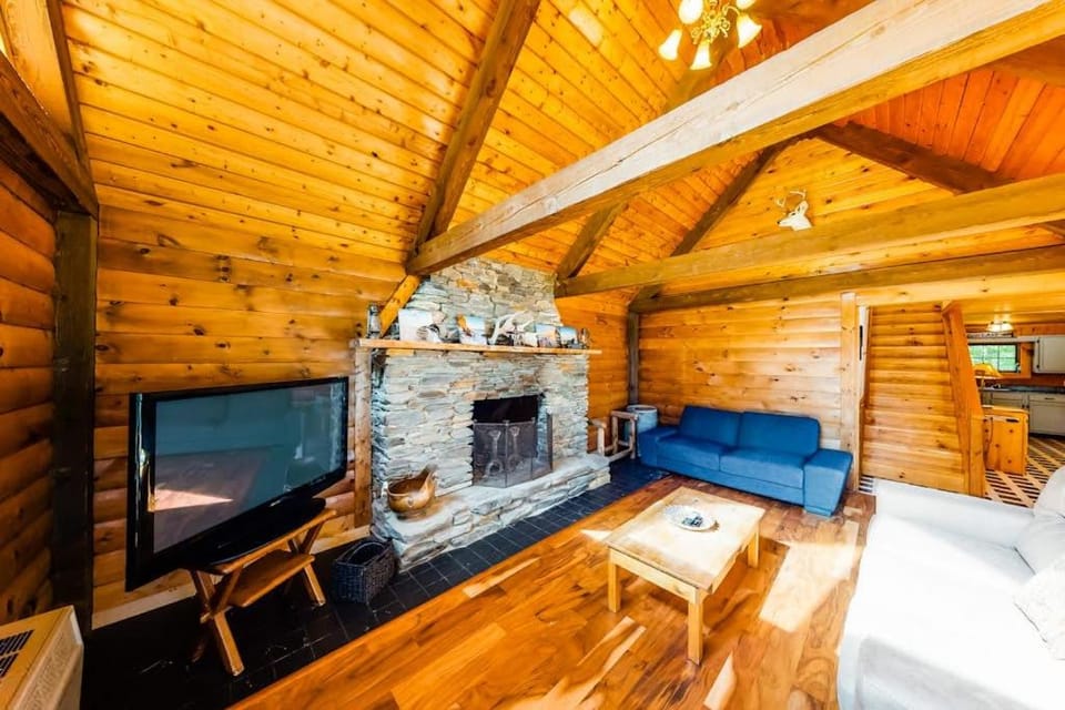 Lake Eden Escape House in Orleans