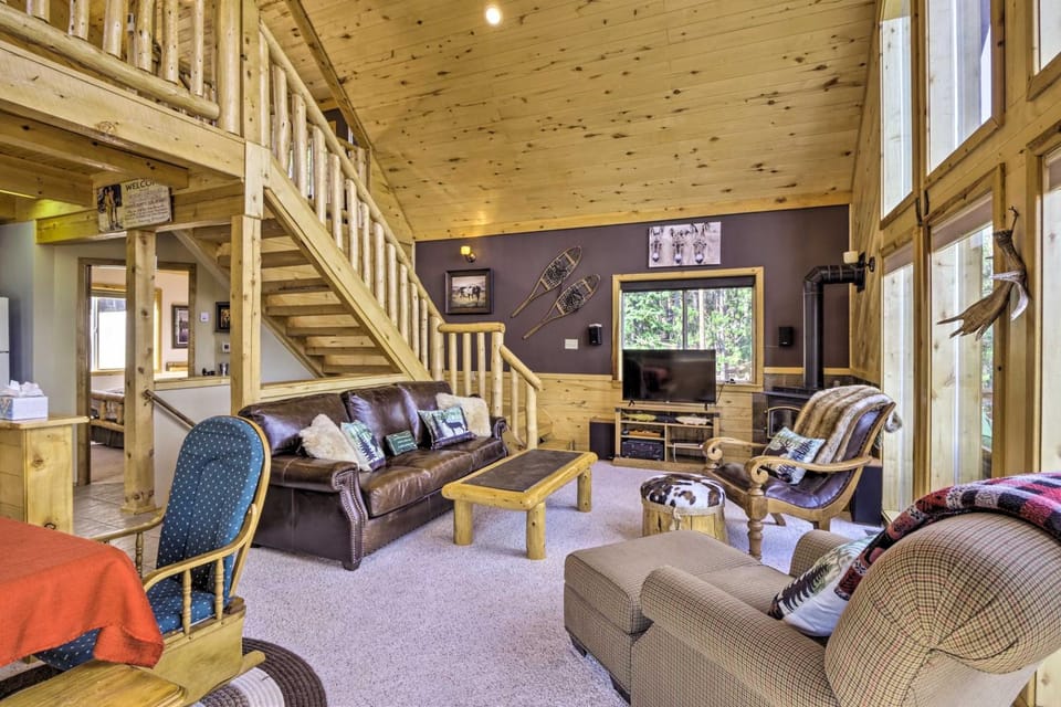 Secluded Fairplay Home w/ Hot Tub & Mountain Views House in Park County